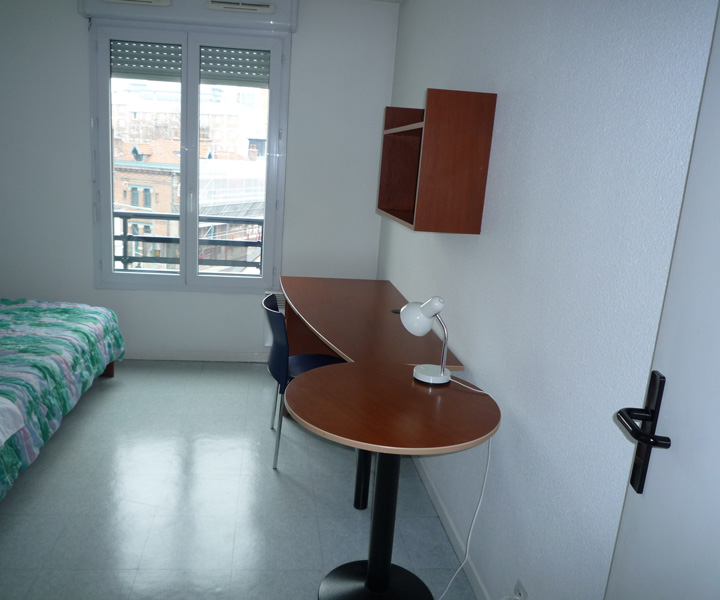 パリ学生用レジデンス05・部屋全景